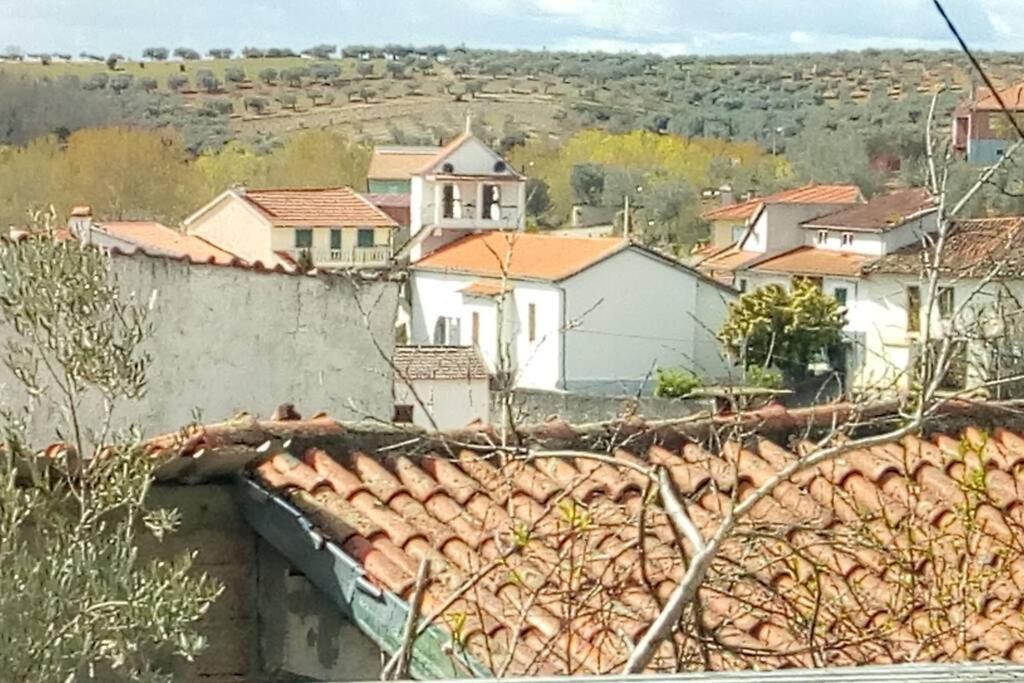 Апартаменты Casa Da Oliveira Milhao Экстерьер фото